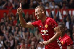 Hé lộ âm mưu rúng động bóng đá: Mafia lên kế hoạch thanh trừng cựu sao Man Utd