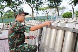 Trận địa ph&aacute;o hoa sẵn s&agrave;ng khai hỏa mừng 50 năm Th&agrave;nh phố mang t&ecirc;n B&aacute;c