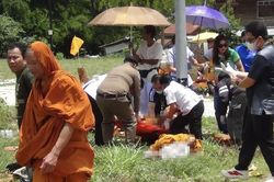 Thái Lan: Cậu bé 11 tuổi đâm xe vào đoàn hành hương, 8 nhà sư thiệt mạng