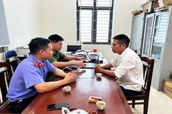 Khởi tố g&atilde; đ&agrave;n &ocirc;ng ở Hưng Y&ecirc;n li&ecirc;n tục vứt g&agrave; chết v&agrave;o nh&agrave;, h&agrave;nh hung bố vợ cũ