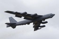 L&yacute; do Mỹ r&uacute;t loạt m&aacute;y bay n&eacute;m bom B-52 khỏi căn cứ Anh