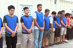 Hơn 28.000 viên kim cương lậu được hợp thức để tiêu thụ ở Việt Nam thế nào?