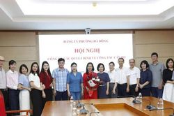 Phường Hà Đông trao quyết định bổ nhiệm, điều động cán bộ