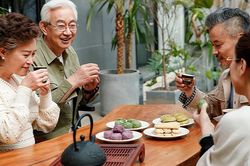 Về già đừng lui tới 4 nơi này: Nhiều người hối tiếc khi nhận ra thì đã muộn