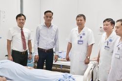 Rối loạn t&acirc;m thần ng&agrave;y c&agrave;ng phổ biến, điều trị bằng thuốc v&agrave; sự đồng h&agrave;nh