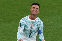 Ronaldo lập công lớn đưa Bồ Đào Nha vào gặp Tây Ban Nha