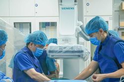 Cứu sống người bệnh 68 tuổi hai lần đột quỵ li&ecirc;n tiếp