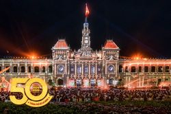 Cận cảnh 'đại tiệc' rực rỡ mừng 50 năm thành phố mang tên Bác