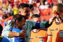 Khoảnh khắc thu hút triệu view của Ronaldo và Modric