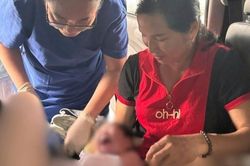 Sản phụ sinh bé trai nặng 3,5 kg trên ôtô