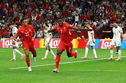 Embolo đưa Thụy Sĩ tiến s&acirc;u ở World Cup