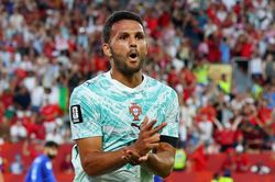 Khi Ronaldo rời sân, Ramos cứu Bồ Đào Nha