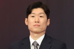 Park Ji-sung dẫn đầu cuộc cải tổ bóng đá Hàn Quốc