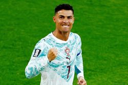 Phản ứng của Ronaldo khi đối đầu Tây Ban Nha