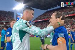Luka Modric chia tay World Cup 2026 trong cái ôm đầy xúc động của Ronaldo