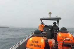 Quảng Ninh: Cứu hộ thành công 7 thuyền viên bị đắm tàu trên vùng biển Cô Tô