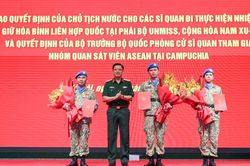 Trao Quyết định cử ba sĩ quan tham gia hoạt động Gìn giữ hòa bình Liên hợp quốc