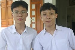 Nghị lực vượt khó, tinh thần tự học của đôi bạn thân cùng thủ khoa ở Quảng Trị