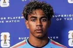 Ph&aacute; vỡ kỷ lục của Mbappe, Lamine Yamal nhận danh hiệu cao qu&yacute;