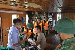 Quảng Ninh: Cứu nạn th&agrave;nh c&ocirc;ng 7 thuyền vi&ecirc;n gặp nạn tr&ecirc;n biển
