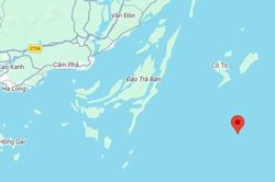 Chìm tàu cá trên Vịnh Bắc Bộ, 2 thuyền viên mất tích