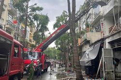 Ch&aacute;y nh&agrave; 4 tầng ở H&agrave; Nội, 2 người tử vong