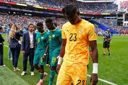 'Địa ngục' chờ đón tuyển Senegal trong ngày rời World Cup trở về nhà