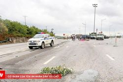 Va chạm giữa xe khách và xe máy khiến hai người tử vong