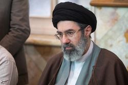 Iran tính xét lại học thuyết hạt nhân khi Israel đe dọa lãnh tụ tối cao