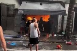 Ch&aacute;y biệt thự liền kề ở H&agrave; Nội, nghi c&oacute; người mắc kẹt