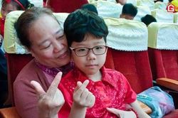 Khi con thi bị điểm kém, bố mẹ nên làm gì?