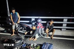 Bắt nh&oacute;m đối tượng chuy&ecirc;n cắt trộm d&acirc;y c&aacute;p điện tại c&ocirc;ng tr&igrave;nh cầu Đại Ng&atilde;i 2