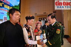 Những 'sứ giả' nơi biên cương