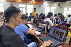 Thiết lập khung ph&aacute;p l&yacute; để ứng dụng c&ocirc;ng nghệ trong to&agrave;n bộ hoạt động đ&agrave;o tạo