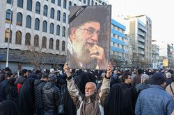 Lễ tang kéo dài 7 ngày của Lãnh tụ Tối cao Iran Ali Khamenei sẽ diễn ra như thế nào?