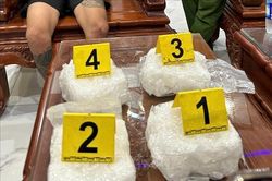 Khởi tố 3 đối tượng mua bán, vận chuyển 7 kg ma túy
