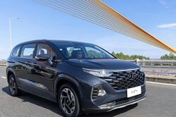 Giá xe Hyundai Custin lăn bánh tháng 7/2026