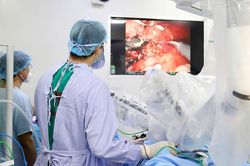 Lần đầu Việt Nam đào tạo phẫu thuật nội soi robot bài bản, thúc đẩy điều trị ung thư bằng công nghệ hiện đại