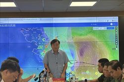 Thứ trưởng Nguyễn Ho&agrave;ng Hiệp: Kh&ocirc;ng chủ quan trong ứng ph&oacute; b&atilde;o số 1