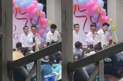 Đàm Vĩnh Hưng đi diễn ngoài đường, bất ngờ phản ứng của người dân