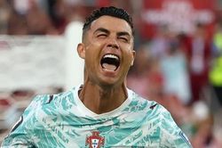 Ronaldo nghẹn ngào sau chiến thắng của Bồ Đào Nha