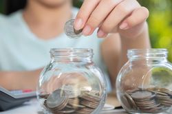 Xoắn não vì con mới 8 tuổi đã có tiền riêng