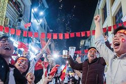 Trái banh World Cup giữa vũ trụ bao la