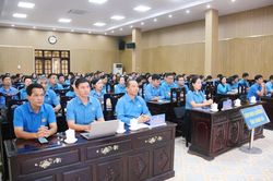 Học tập, qu&aacute;n triệt nghị quyết Đại hội MTTQ Việt Nam v&agrave; Đại hội C&ocirc;ng đo&agrave;n Việt Nam