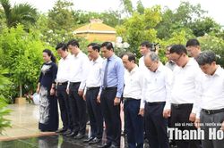 Đoàn đại biểu tỉnh Thanh Hóa viếng các nghĩa trang liệt sĩ trên địa bàn thành phố Cần Thơ