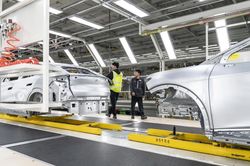 Cú sốc thị phần: Xe phương Tây mất dần hào quang tại thị trường lớn nhất thế giới