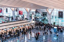 Nợ thuế tr&ecirc;n 50 triệu v&agrave; qu&aacute; hạn 120 ng&agrave;y, c&aacute; nh&acirc;n c&oacute; nguy cơ bị tạm ho&atilde;n xuất cảnh