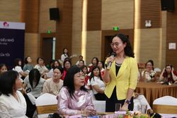 Hỗ trợ phụ nữ, doanh nghiệp nhỏ, siêu nhỏ chuyển đổi số, ứng dụng AI