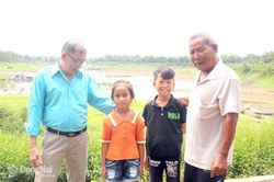 Niềm vui khi làm việc có ích cho dân
