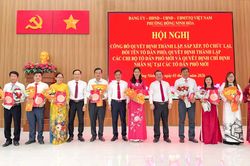 Phường Đông Ninh Hòa công bố và chỉ định nhân sự của 10 tổ dân phố